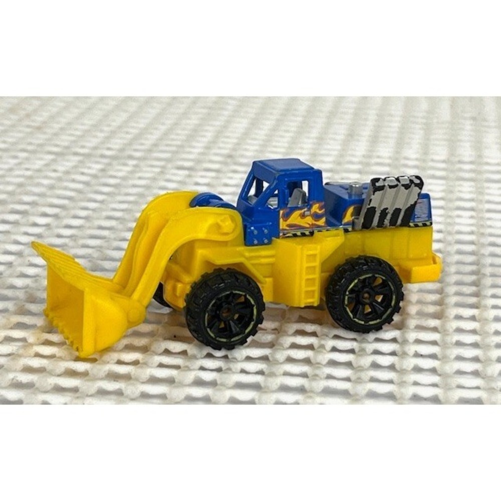 Hot Wheels Wheel Loader yellow with blue w/flames‎ 1979 EUC